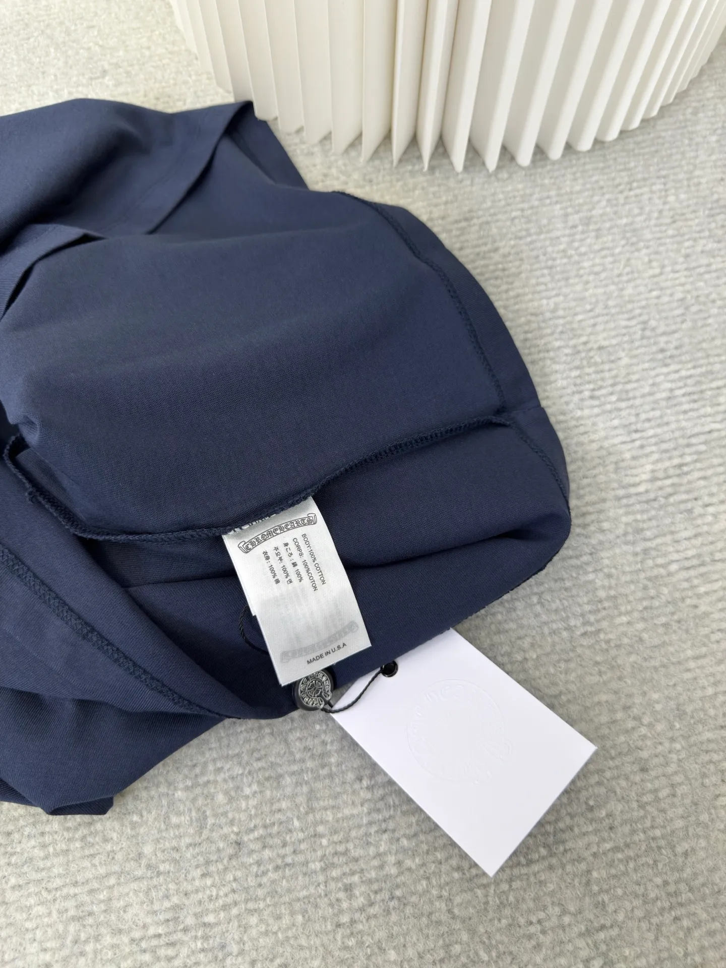 P230 Chrome Hearts Sanskrit Color Blocking Short Sleeves (Women's Wear) Authentic Open Edition - Physical Counter - Top Luxury Quality 🆚 Instant sale of all editions on the market. Custom dyed threads and large body fabrics according to YB. The printing is hand-printed. Contrast color design The upper body effect is excellent. Size S M L